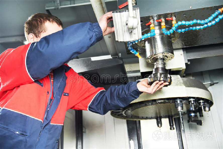 1663643437433272.jpg 數(shù)控精雕機(jī)操作21.jpg